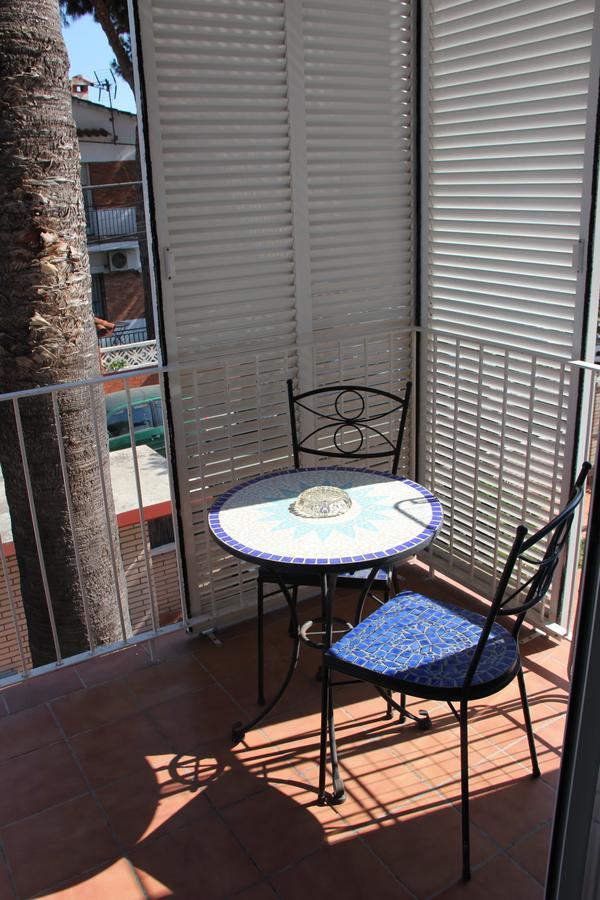 Apartamentos Caru Кастелдефелс Екстериор снимка